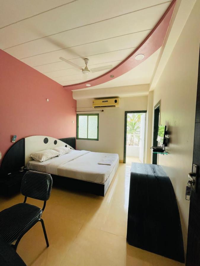 Hotel Holiday Pride アウランガーバード エクステリア 写真